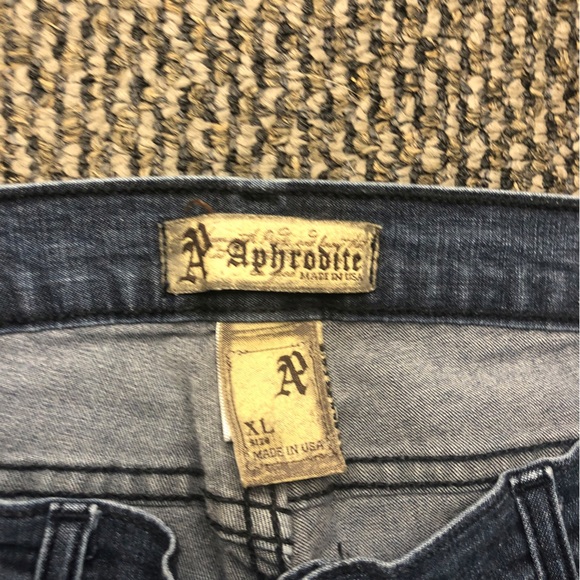 Aphrodite Blue Jeans - Picture 2 of 3